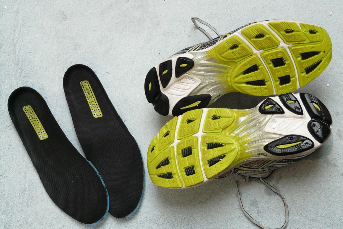 Hoka ou Asics pour l'entraînement quotidien : guide comparatif