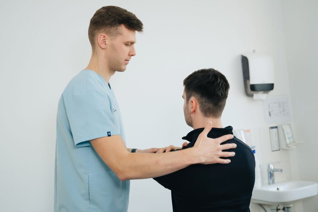 Prévention de la tendinopathie de l'épaule : exercices et soins