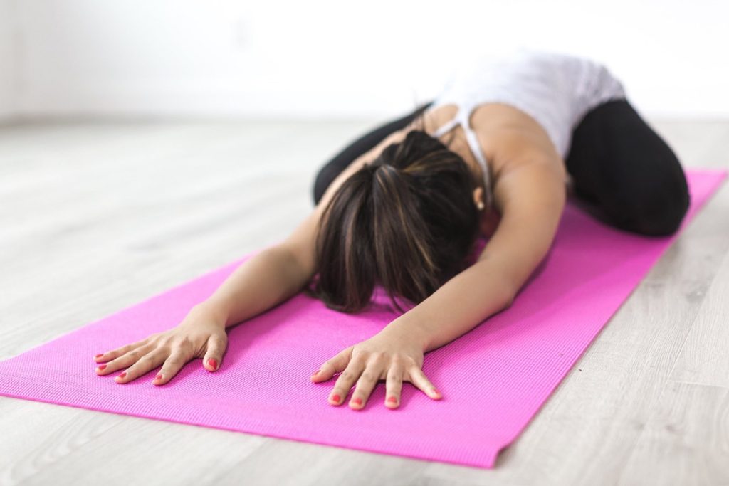 Yoga ou mobilité dynamique : comment choisir