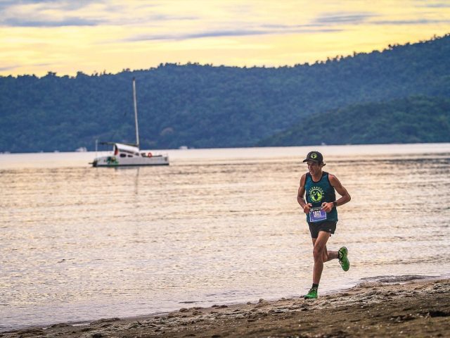 Test Suunto Race — montre GPS running AMOLED et cartographie